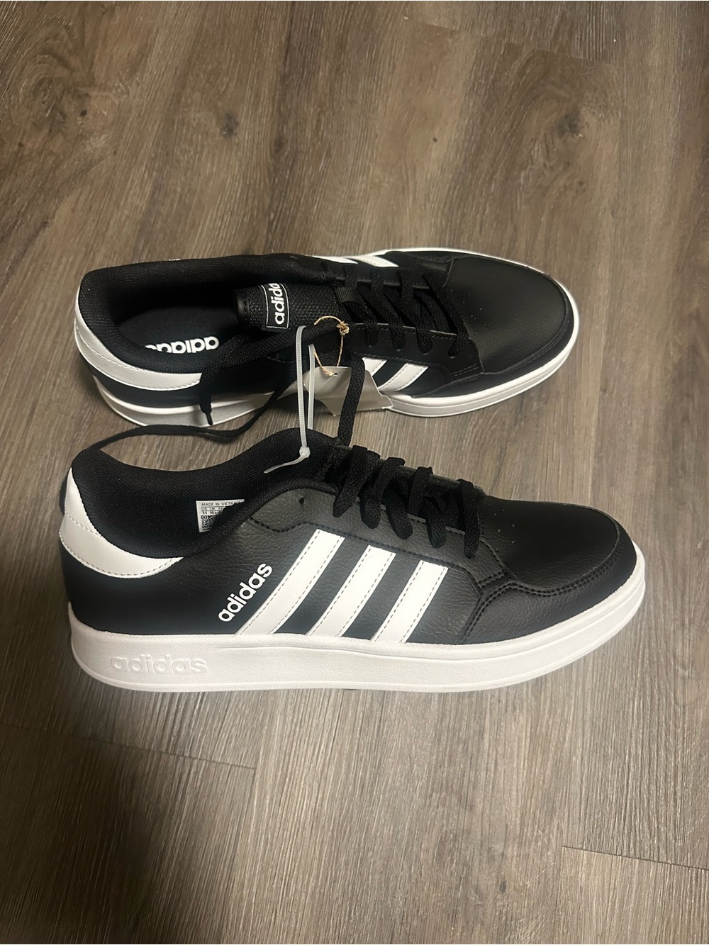Adidas “Breaknet” Men’s Low Gravity Court & Athletic Shoe size 11